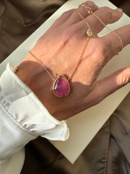 Collier con zaffiro rosa e diamante