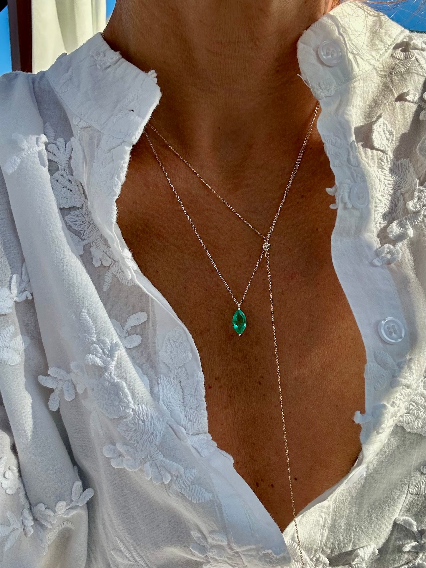 Catenina con smeraldo marquise