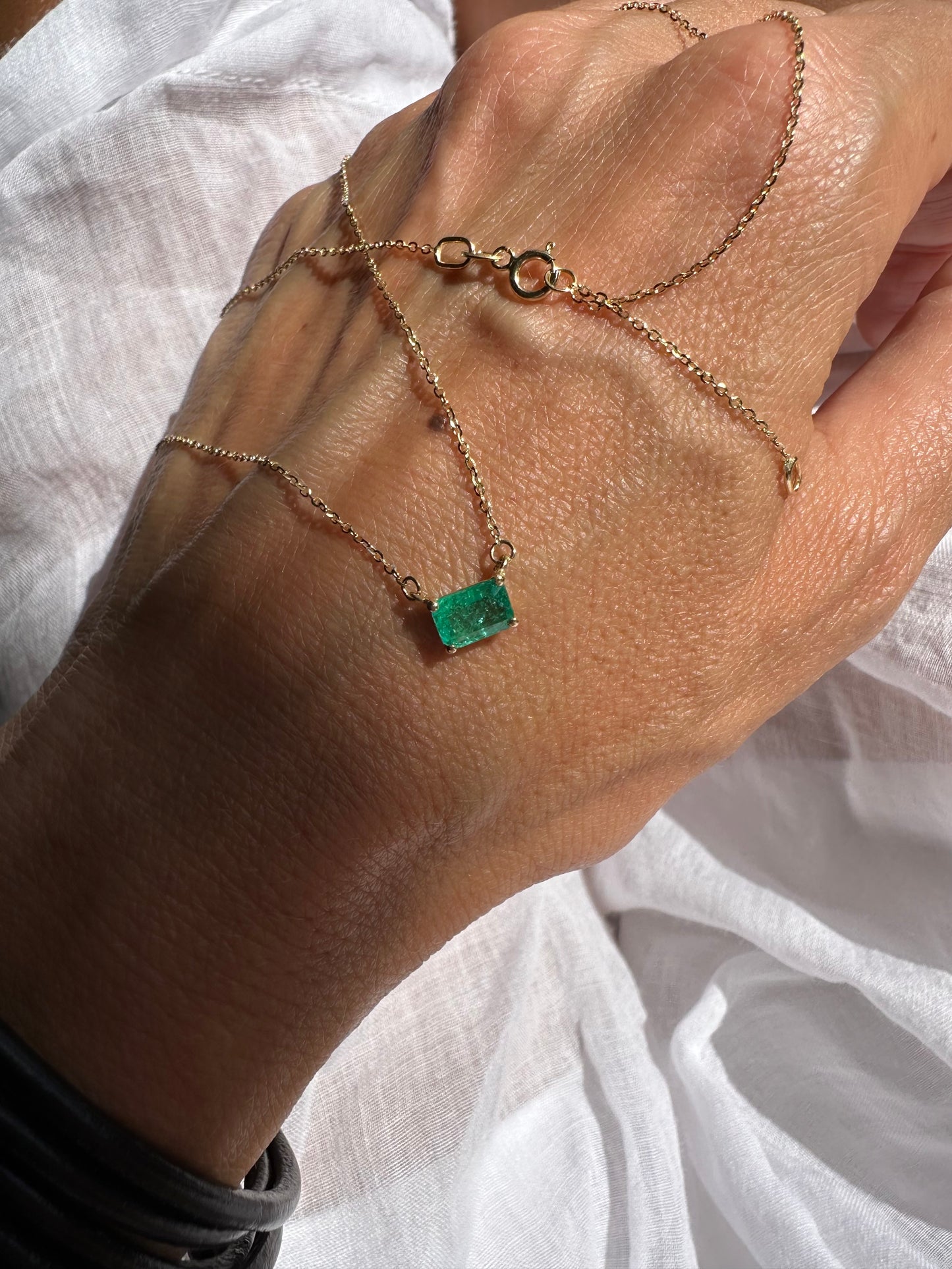 Catenina con smeraldo 1.10