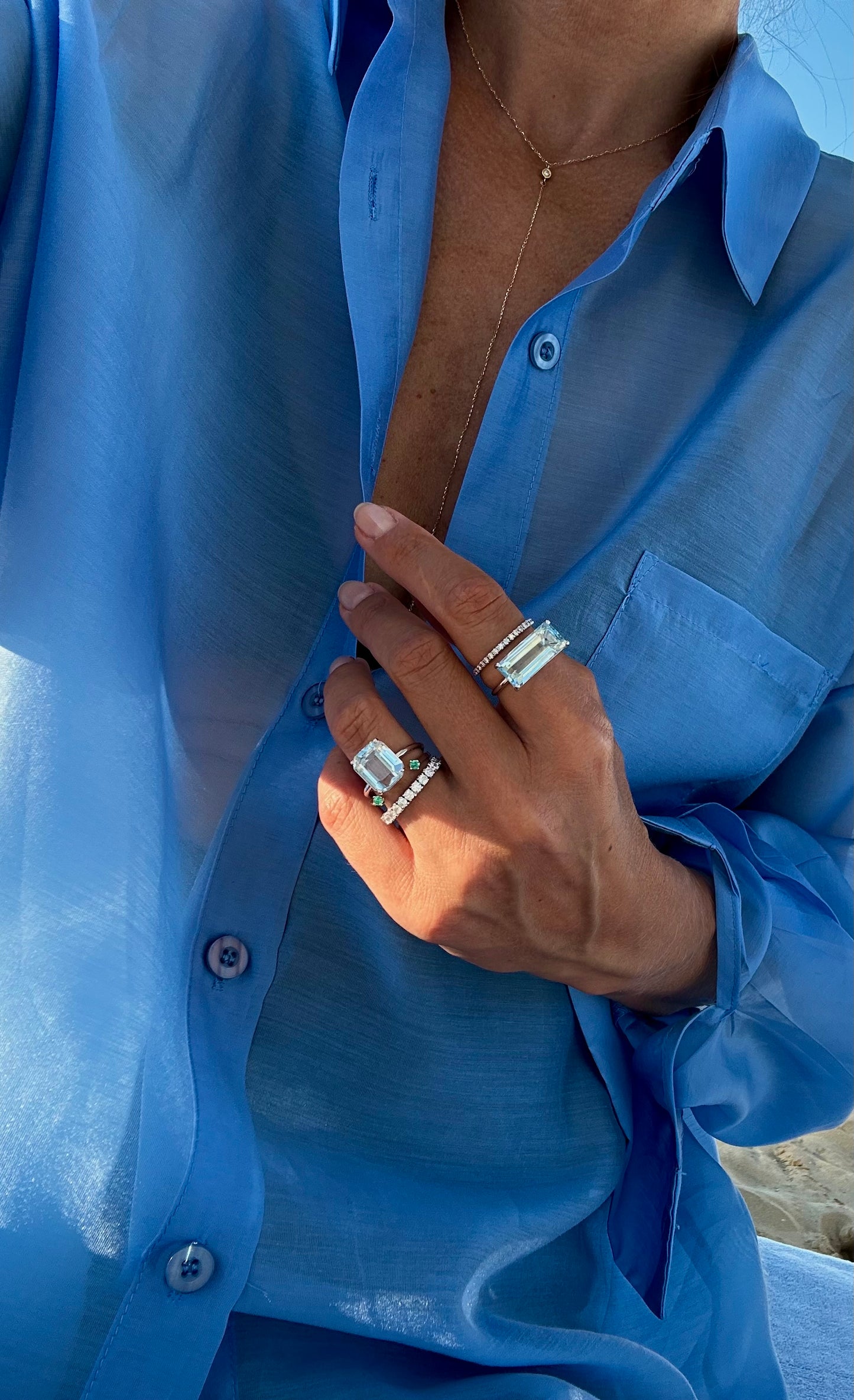 Anello aperto con smeraldi