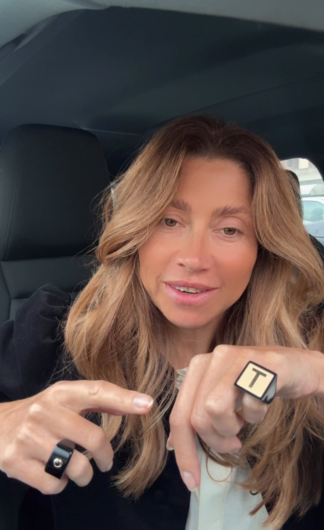 Horn ring with initial