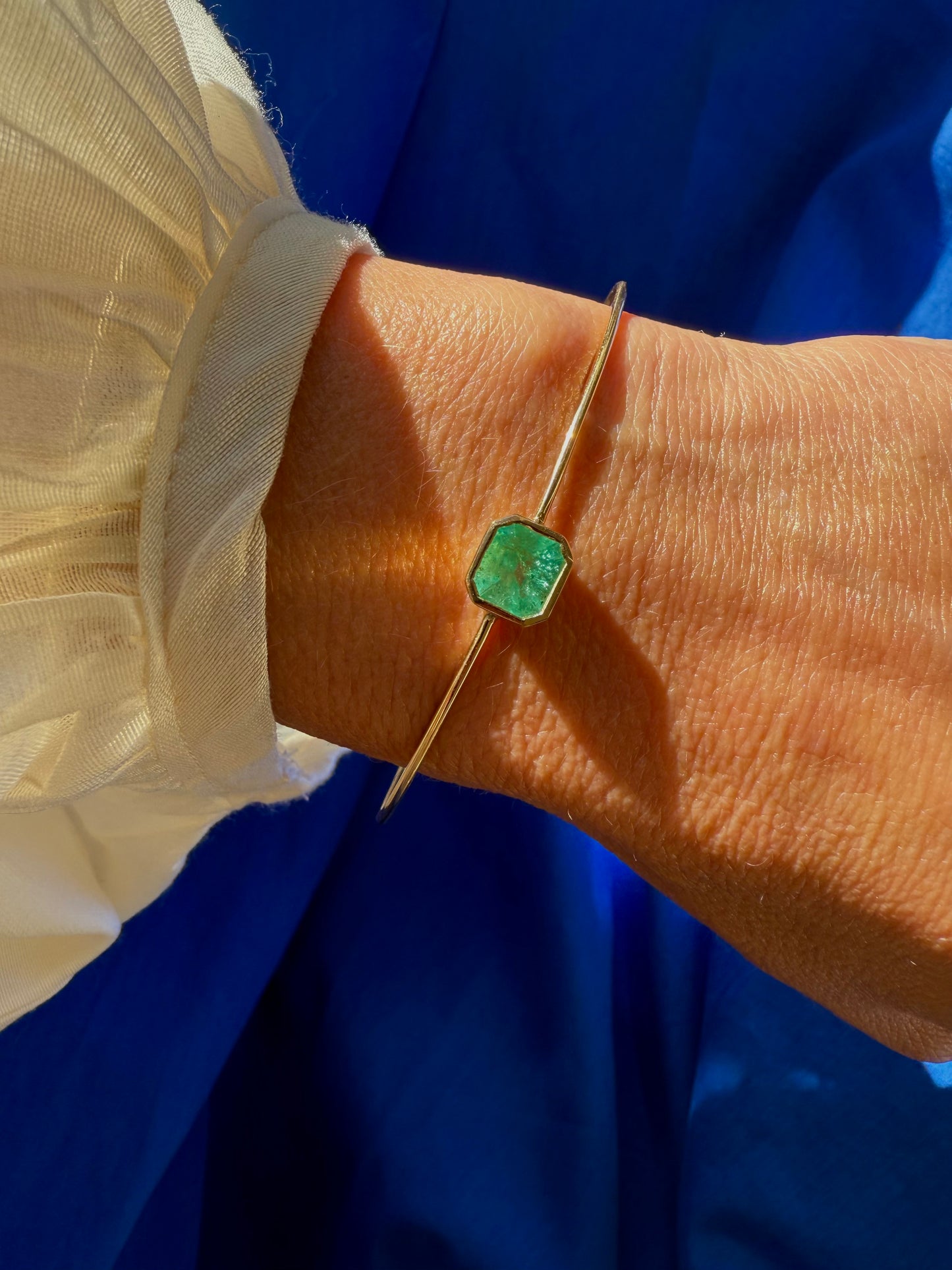 Bracciale rigido con smeraldo 1.39