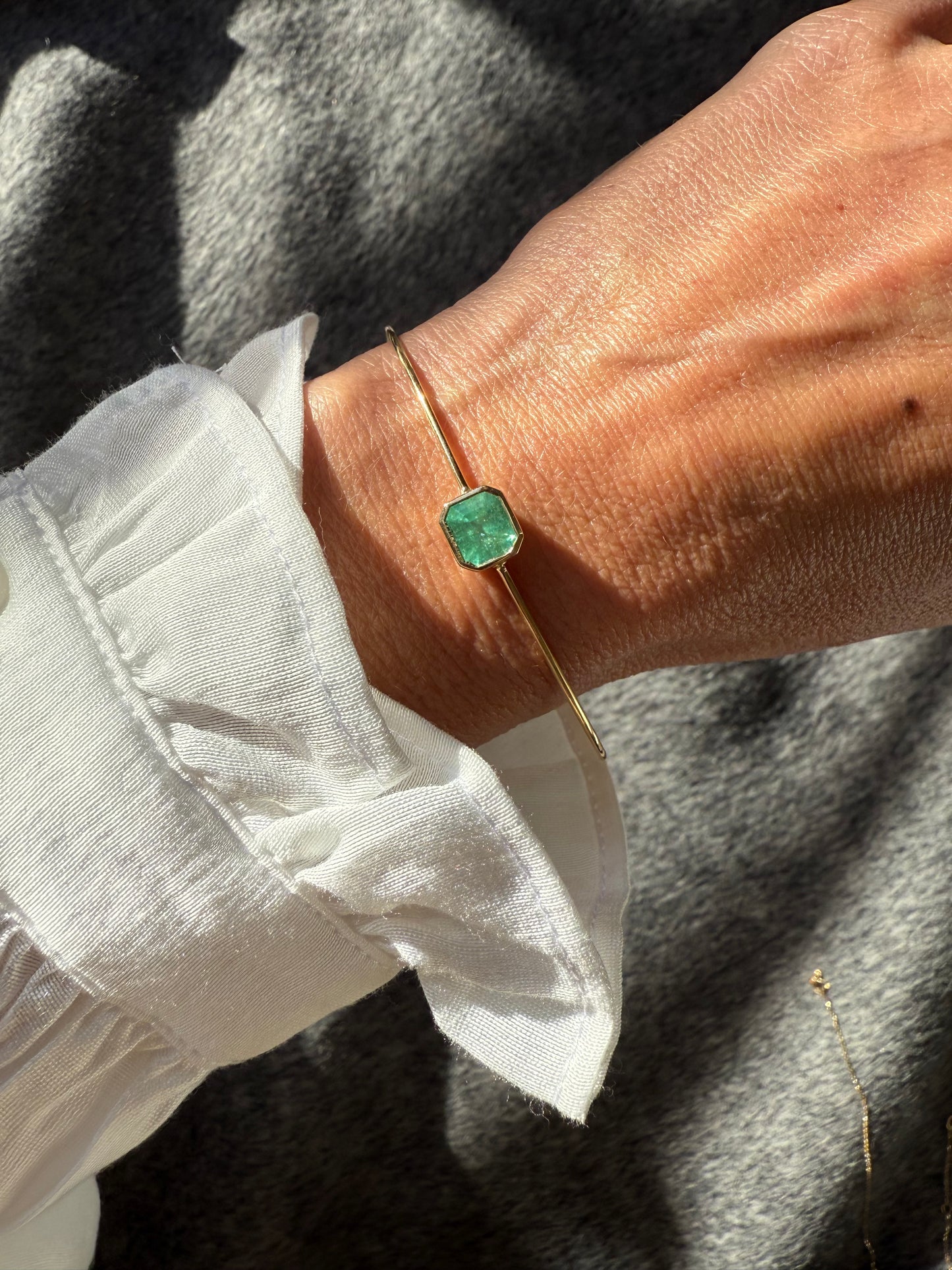 Bracciale rigido con smeraldo 1.39