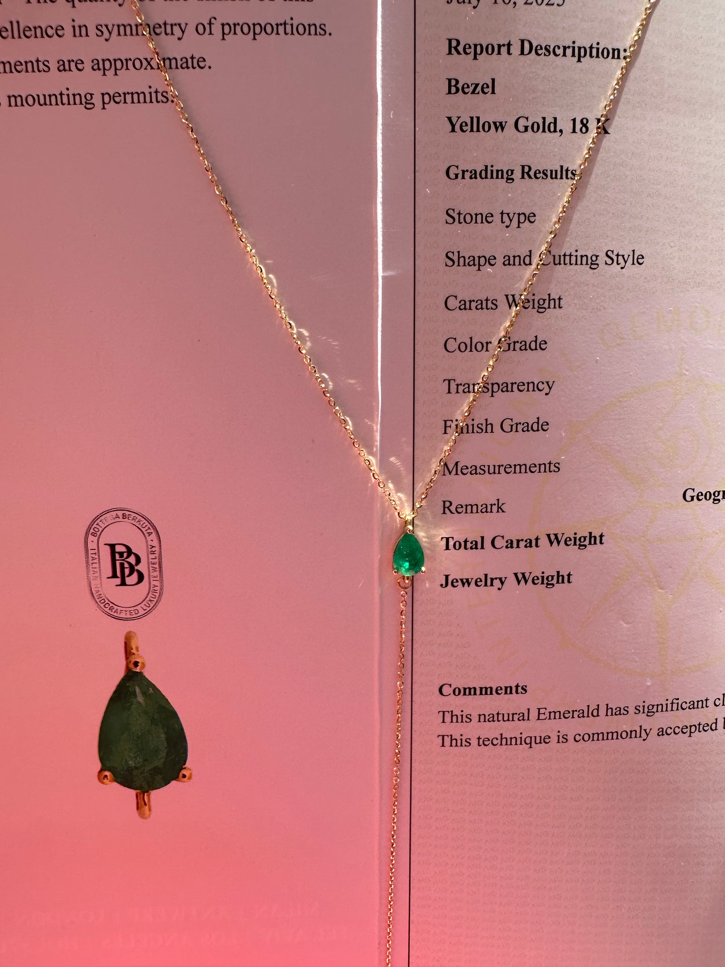 Sautoir in oro con goccia di smeraldo 0.50