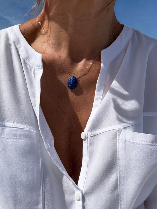 Catenina con cameo di lapislazzuli