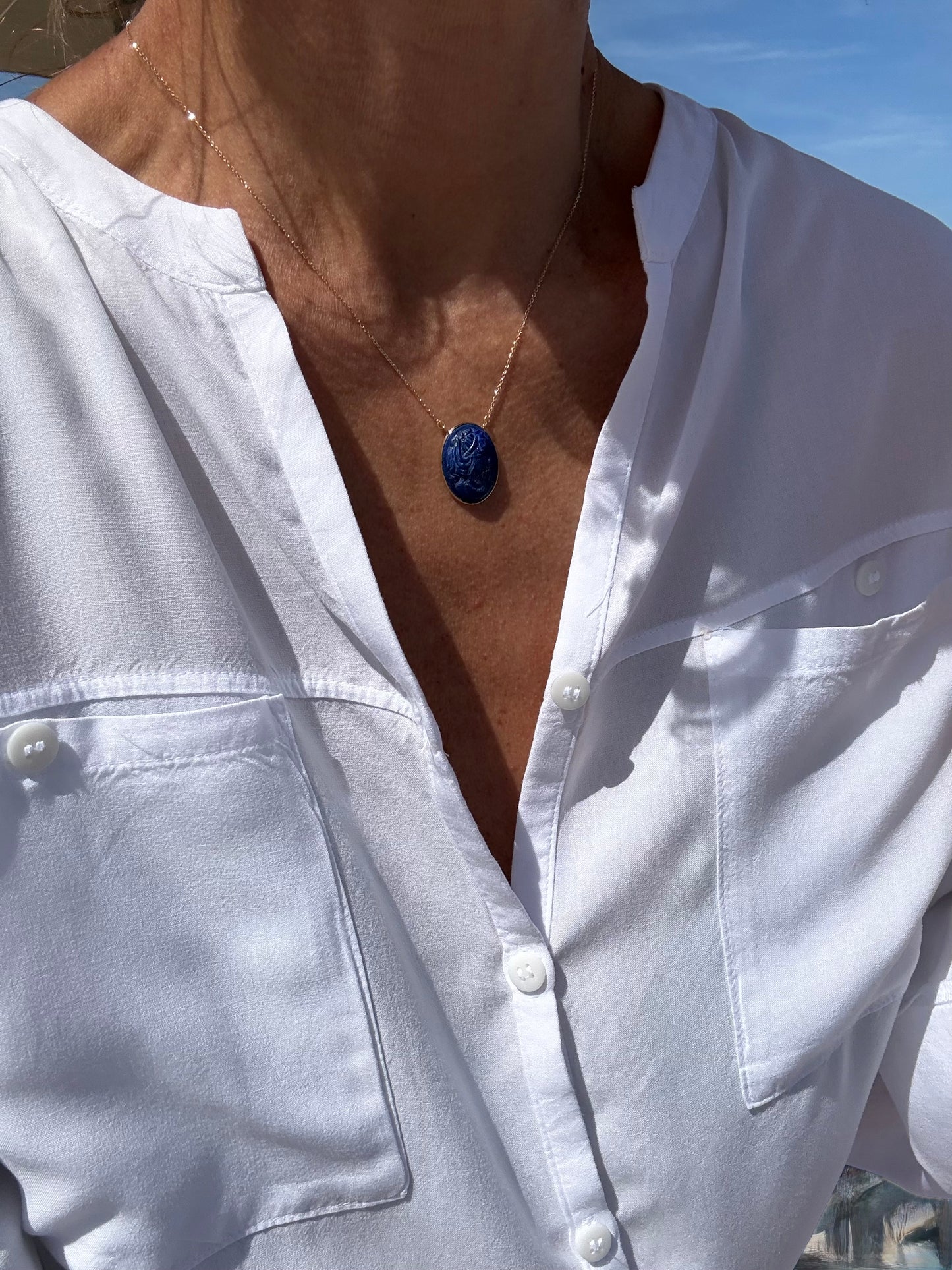 Catenina con cameo di lapislazzuli