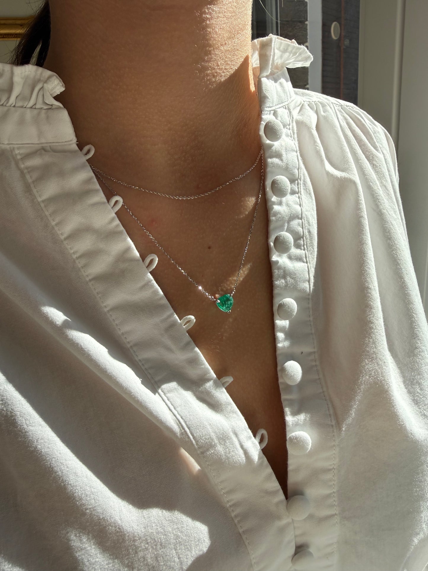 Ожерелье с изумрудом в форме сердца 3.27