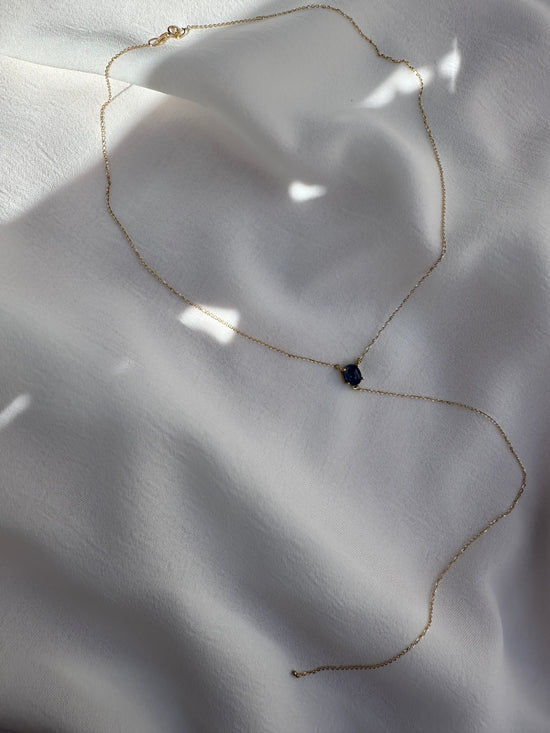 Sautoir in oro con zaffiro