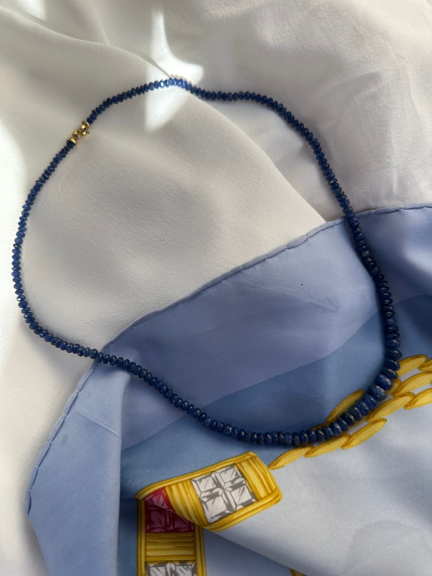 Collier di zaffiri in oro