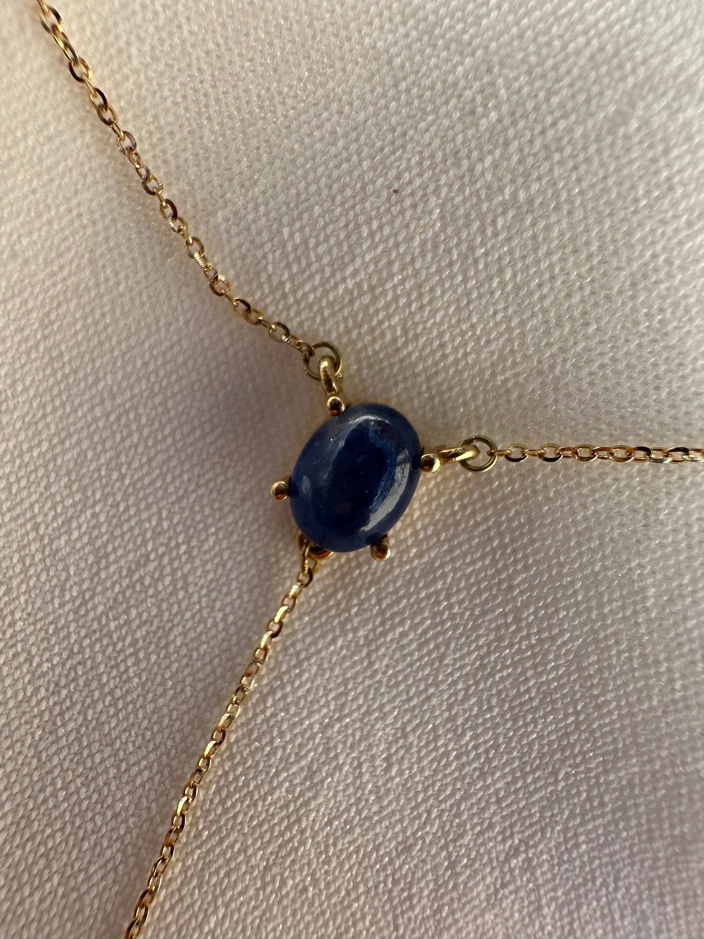 Sautoir in oro con zaffiro