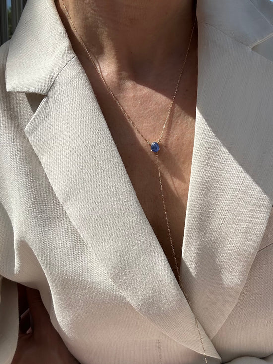 Sautoir in oro con zaffiro