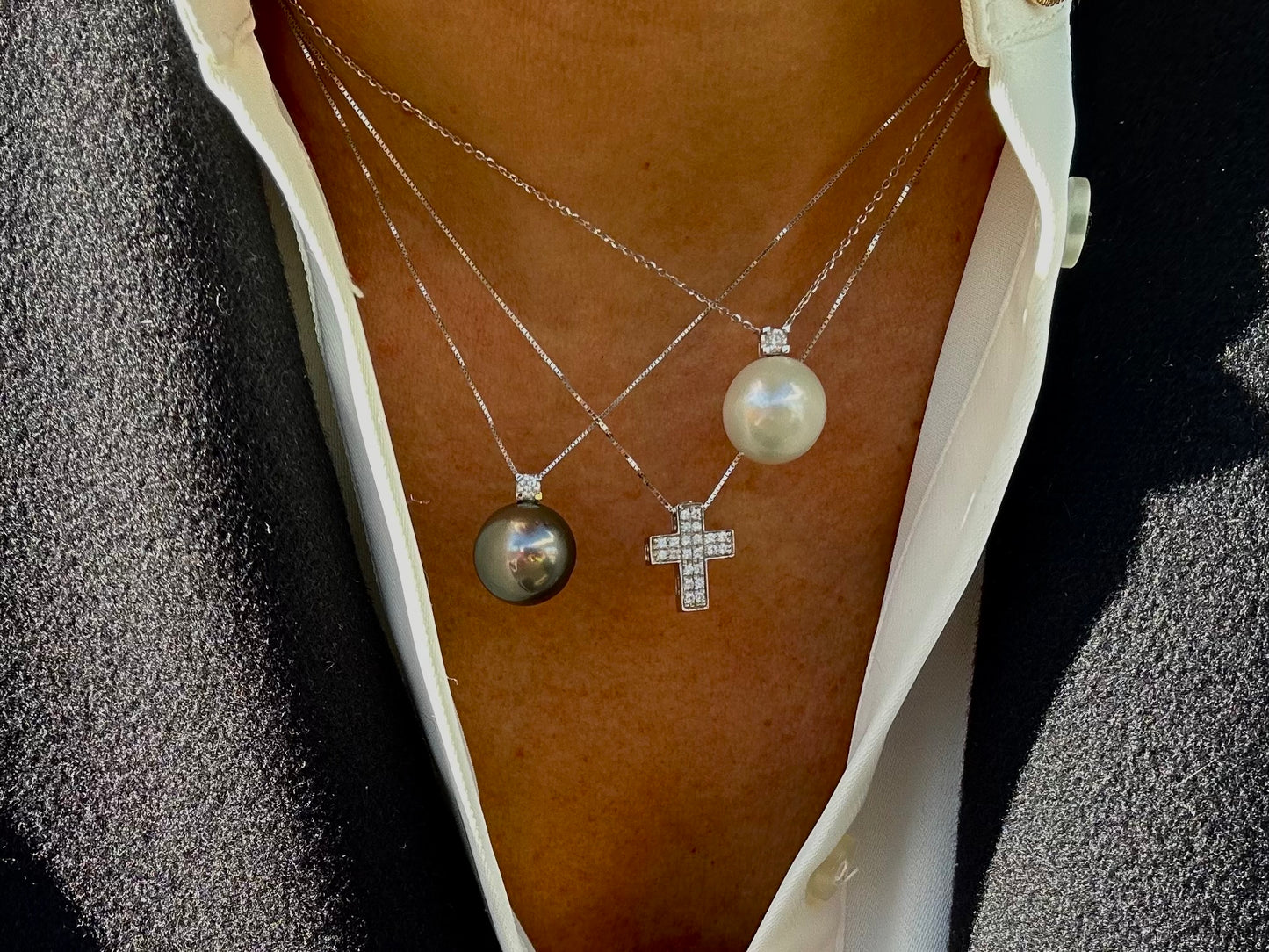 Gold chain with sea pearl and diamond