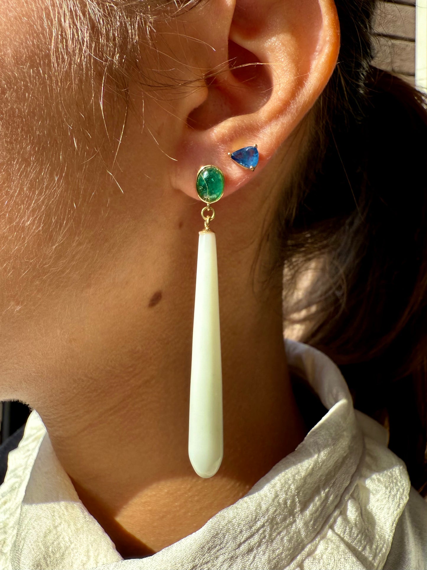 Orecchini smeraldo e agata bianca