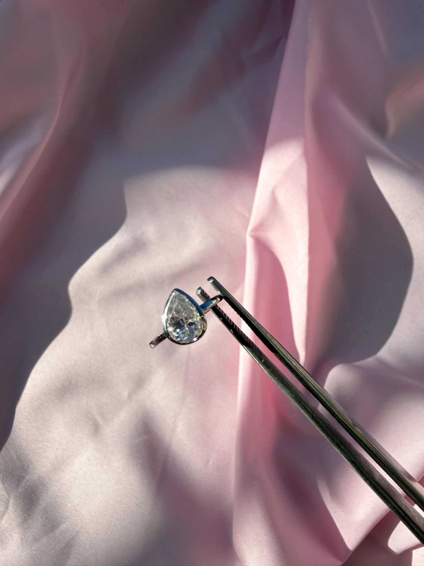 Ear cuff con cristallo di rocca