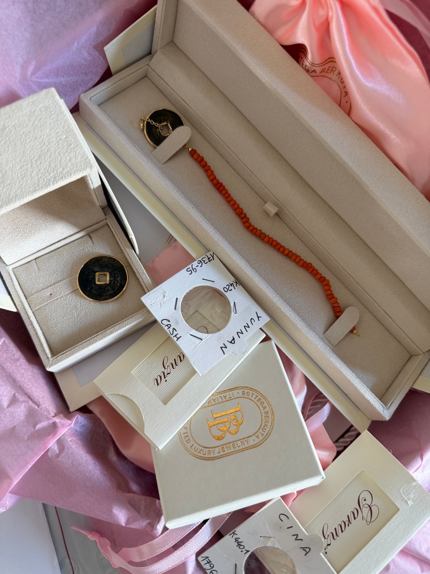 Moneta cinese montata in oro giallo 18 ct