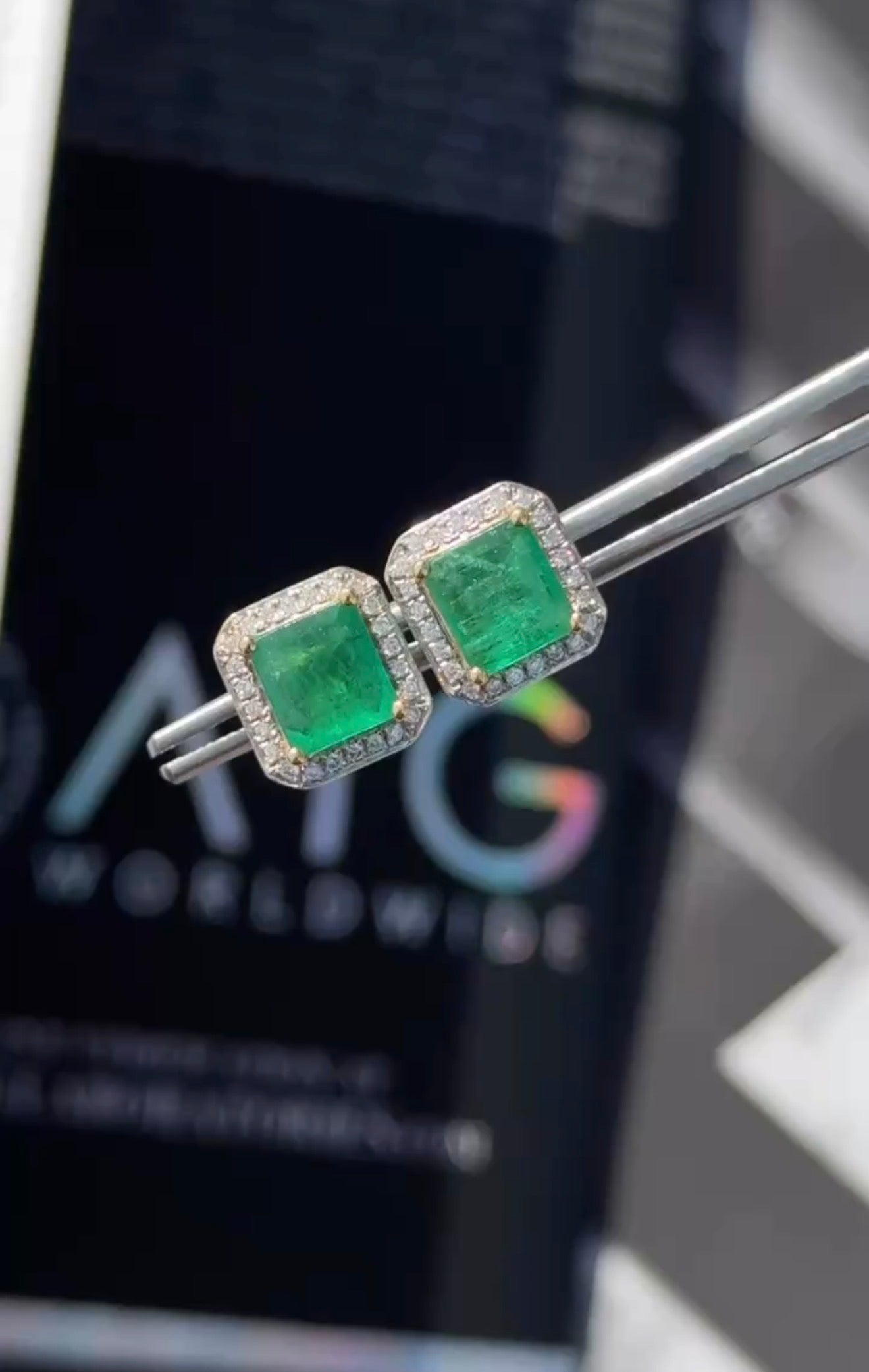 Orecchini smeraldo e diamanti