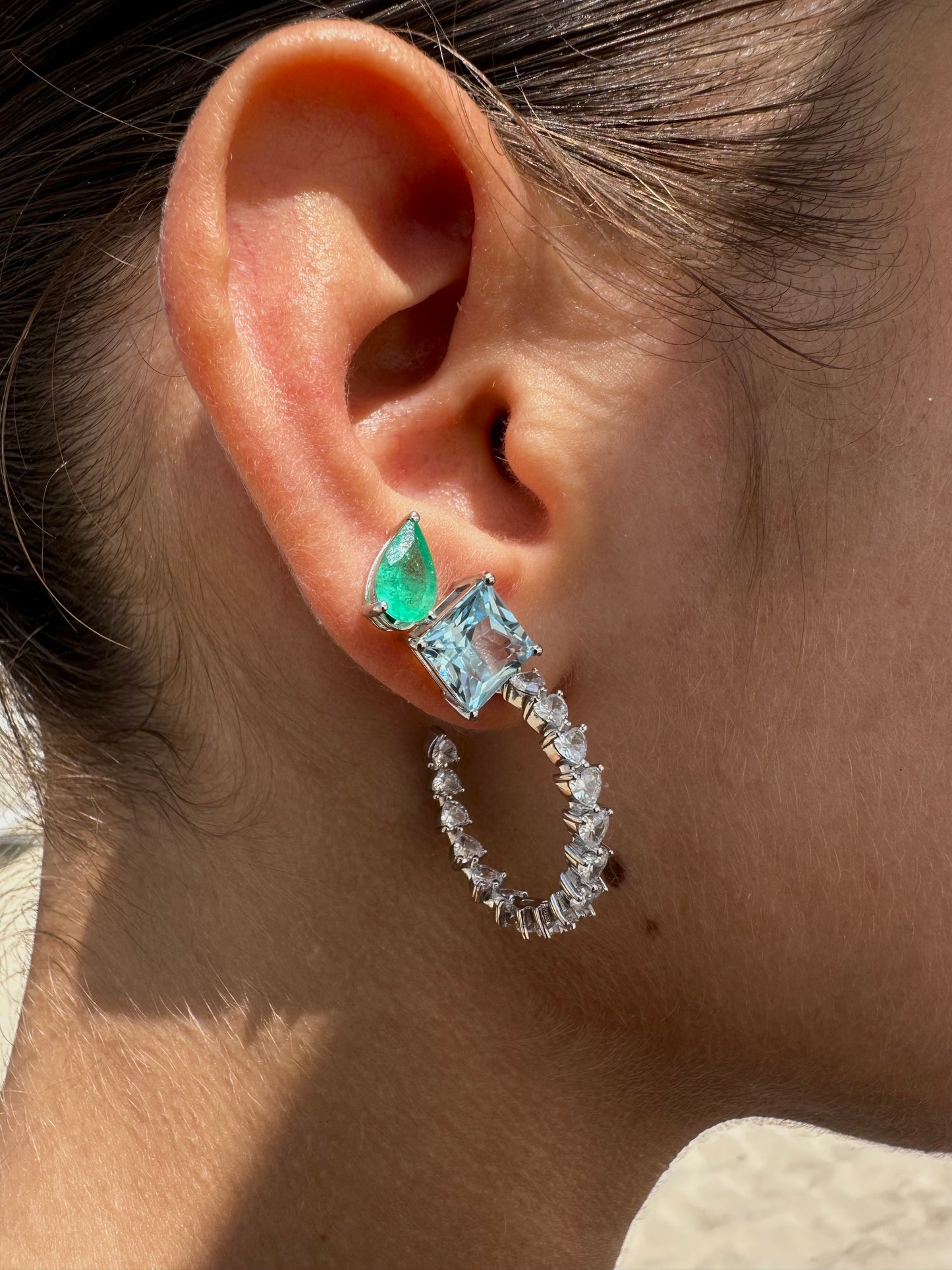 Orecchini in oro con topazio azzurro