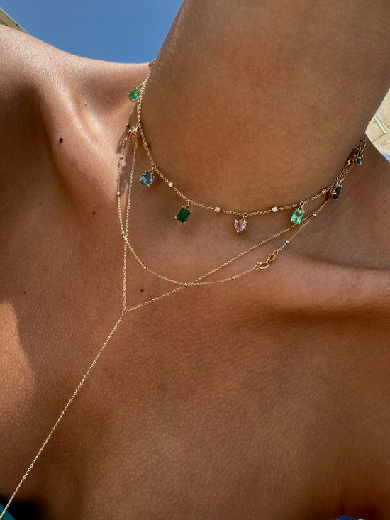 Catenina con pietre pendenti