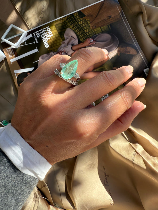 Anello con smeraldo e diamanti