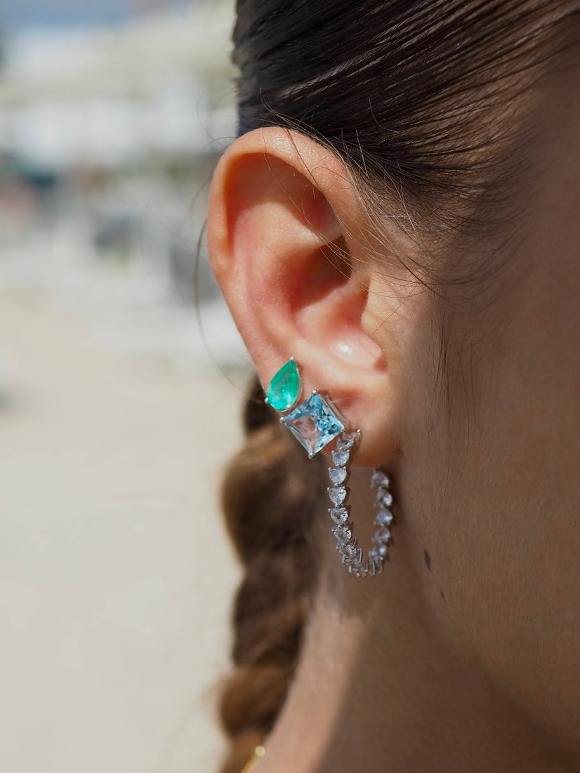 Orecchini in oro con topazio azzurro