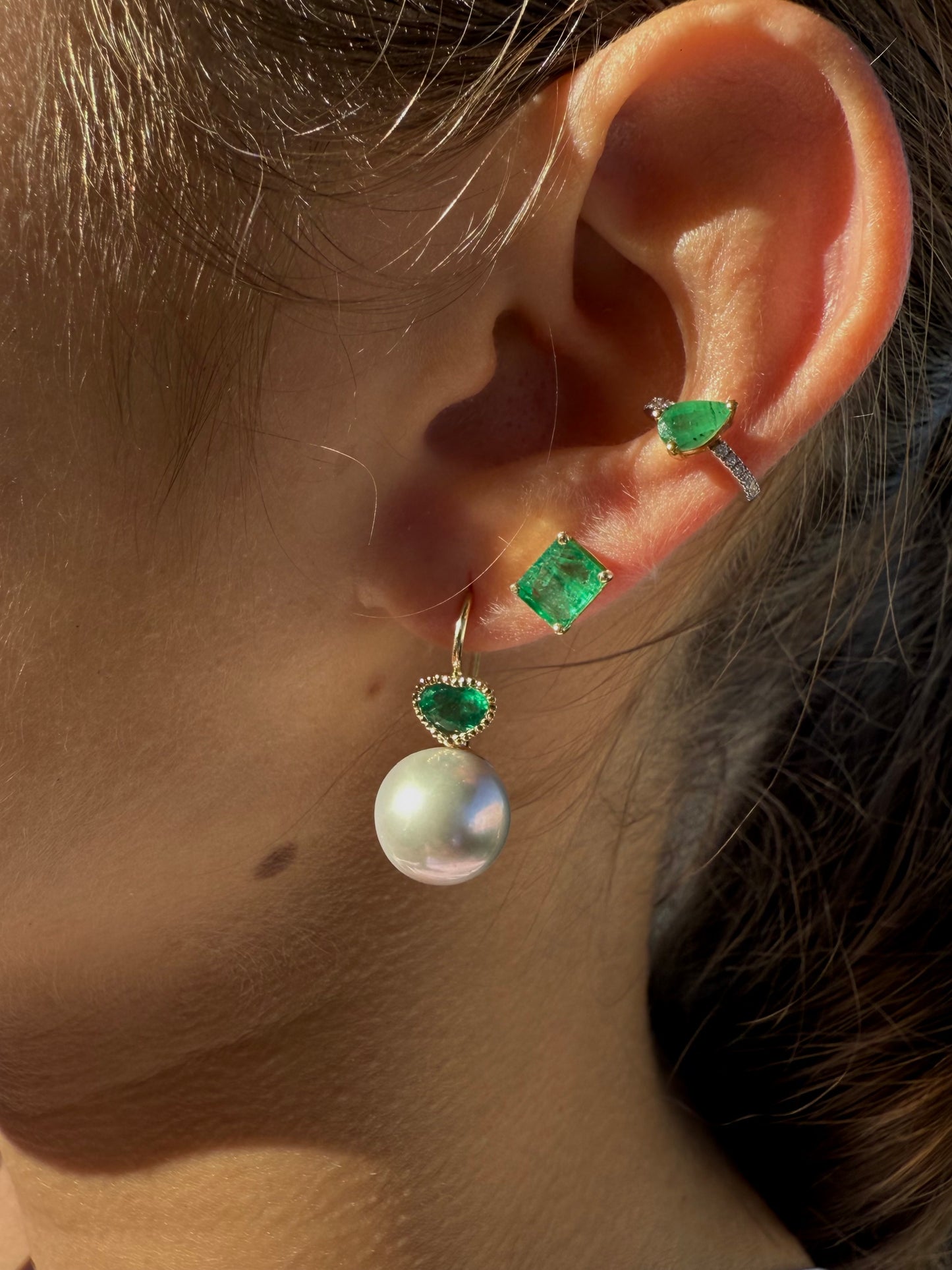Серьги из жемчуга и изумрудов