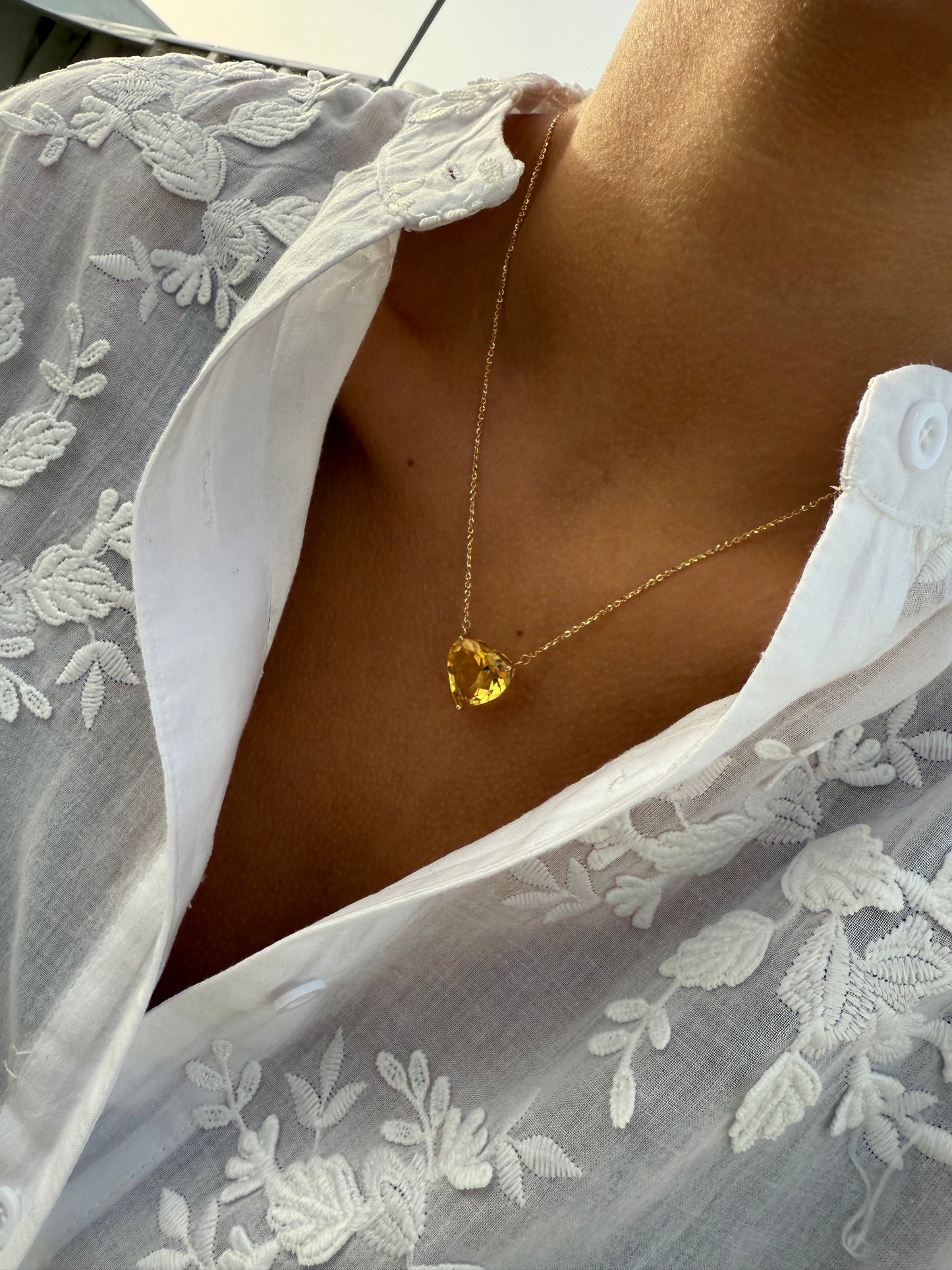 Catenina con cuore di quarzo citrino