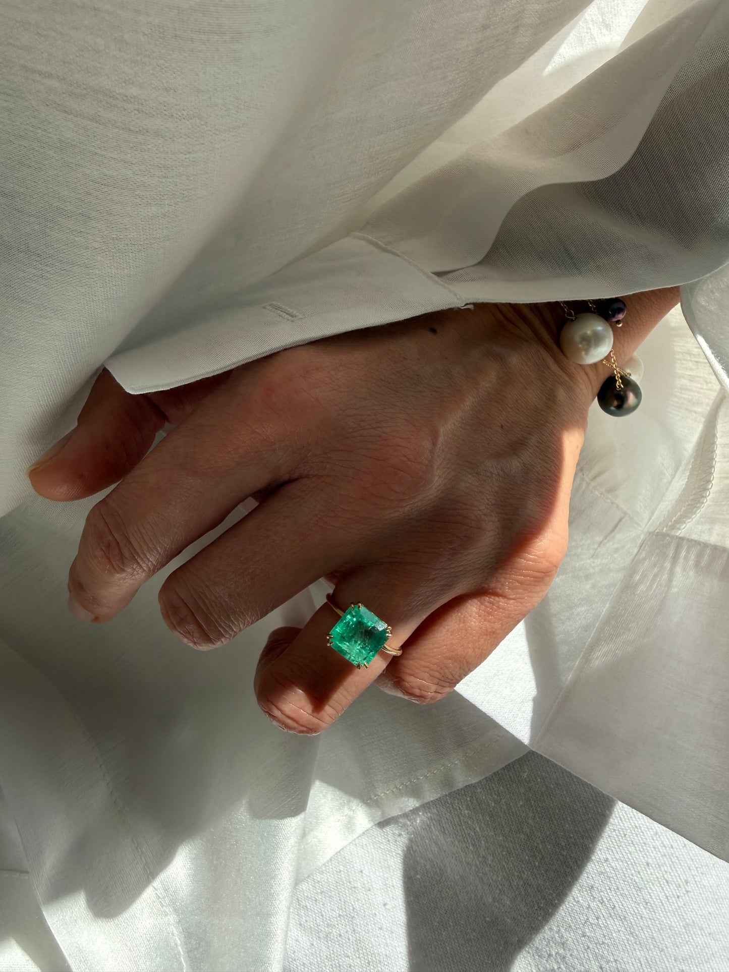 Anello con smeraldo 3.28