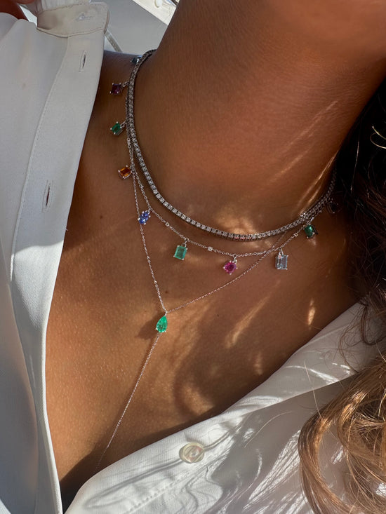 Catenina con pietre preziose pendenti