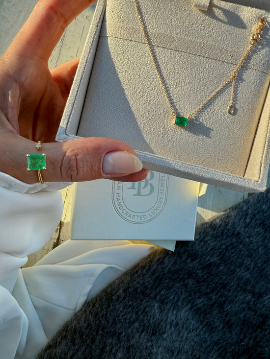 Catenina con smeraldo 0.74
